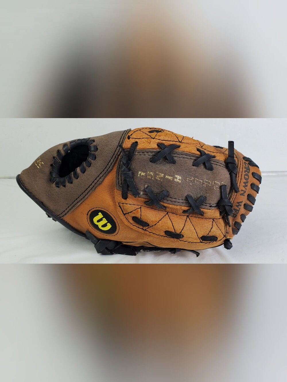 Wilson Youth T-Ball 10" A1805 PRO3 Broken-In Leather Baseball Glove RHT - GUC